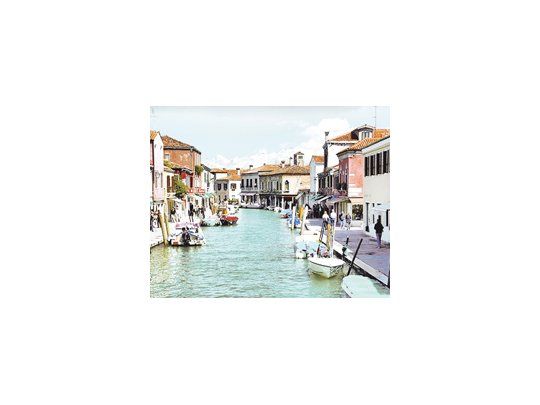 Una buena cantidad del arte del vídrio se fue concentrando en la isla de Murano.
