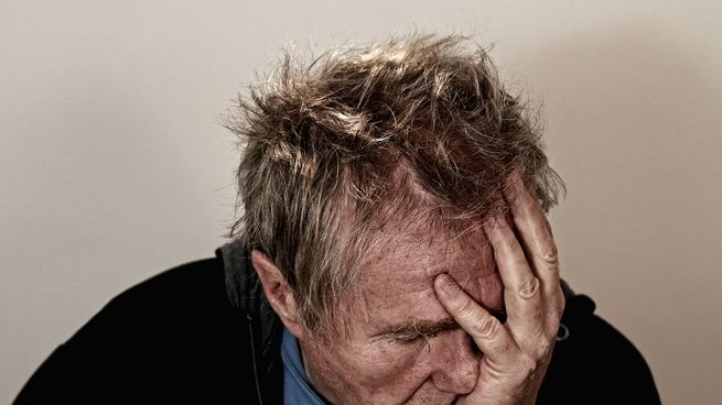 Cuando somos criticados, se activa instantáneamente el sistema conocido como “de amenaza social”, que se interpreta de forma similar a un peligro físico.