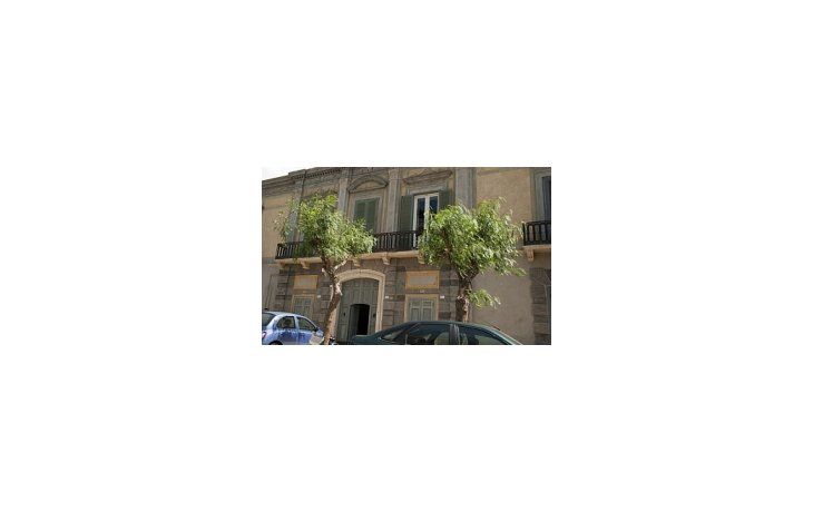 Es un antiguo palacete del siglo XIX totalmente renovado.