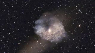 El cometa 3I/ATLAS mostró actividad inusual al liberar chorros helados mientras se acercaba al Sol. El cometa 3I/ATLAS mostró actividad inusual al liberar chorros helados mientras se acercaba al Sol.