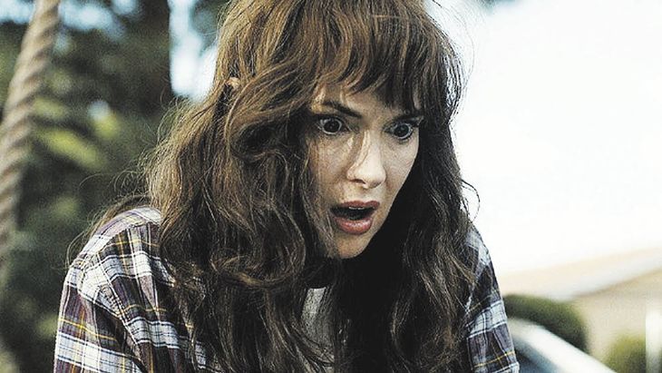 stranger things. Winona Ryder, one of the co-stars of the Duffer brothers' series that Netflix launched 6 years ago. stranger things. Winona Ryder, one of the co-stars of the Duffer brothers' series that Netflix launched 6 years ago.