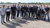 Dirigentes de Racing en la zona donde se realizan las obras para el predio en Ezeiza.