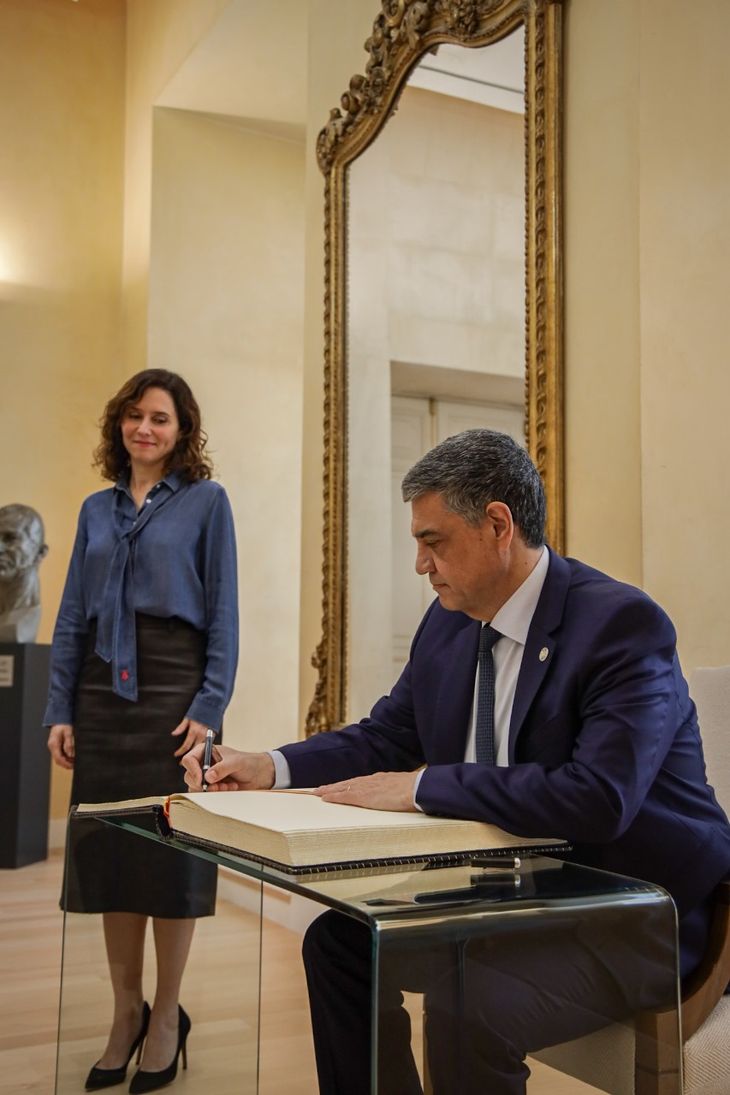 El jefe de Gobierno compartió las fotos del encuentro con las autoridades españolas. El jefe de Gobierno compartió las fotos del encuentro con las autoridades españolas.