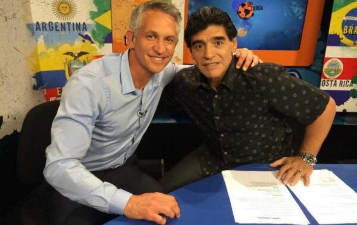 Diego Maradona y Gary Lineker durante el programa que el argentino conduzco durante el Mundial Brasil 2014.