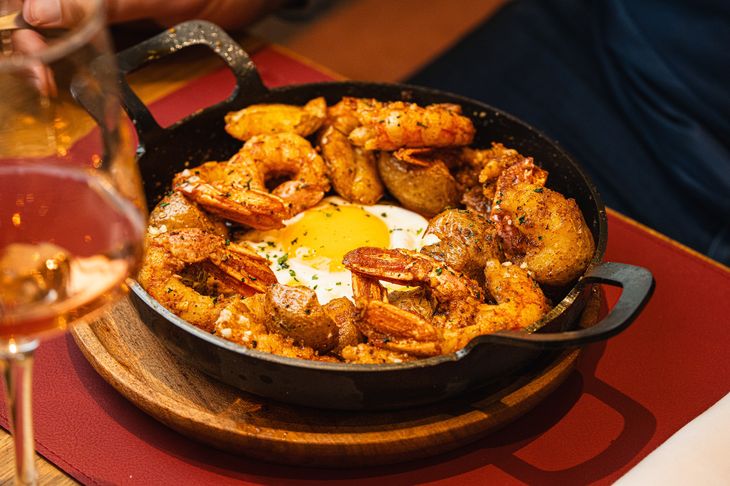 Dirección: Avenida Congreso 5702, Villa Urquiza. Dirección: Avenida Congreso 5702, Villa Urquiza.