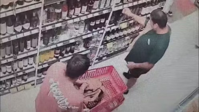 Detuvieron a dos argentinos en Brasil por robar whisky importado de un supermercado.