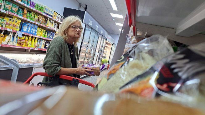 Los supermercados registran caídas de dos dígitos en su volumen de ventas. 