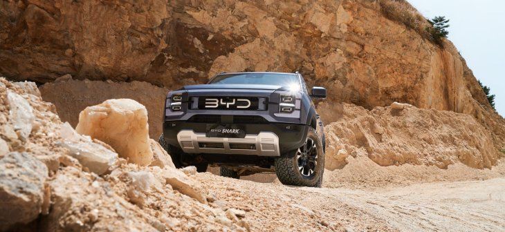 Es el rasgo más disruptivo. La Shark combina un motor naftero 1.5 turbo con motores eléctricos, logrando más de 430 CV y tracción integral inteligente. Es el rasgo más disruptivo. La Shark combina un motor naftero 1.5 turbo con motores eléctricos, logrando más de 430 CV y tracción integral inteligente.