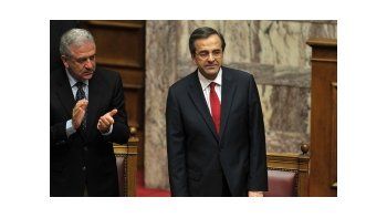 Samarás y su plan de privatizaciones recibieron aval del Congreso heleno