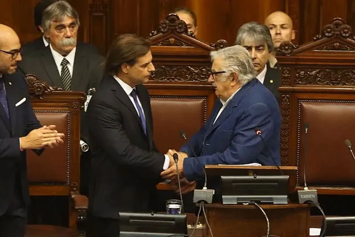 José Mujica aceptó la invitación del actual presidente uruguayo, Luis Lacalle Pou, de acompañarlo a la asunción de Lula da Silva.