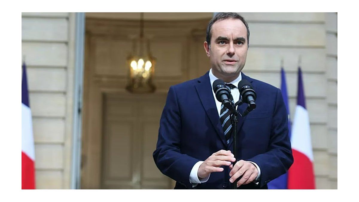 the prime minister resigned just hours after assuming