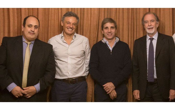 De izquierda a derecha: Pablo García (BICE); Francisco Cabrera (Producción); Luis Caputo (Finanzas); Javier González Fraga (Banco Nación).