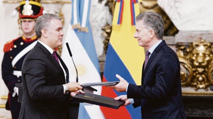 PAG12-MACRI-TELAM.jpg