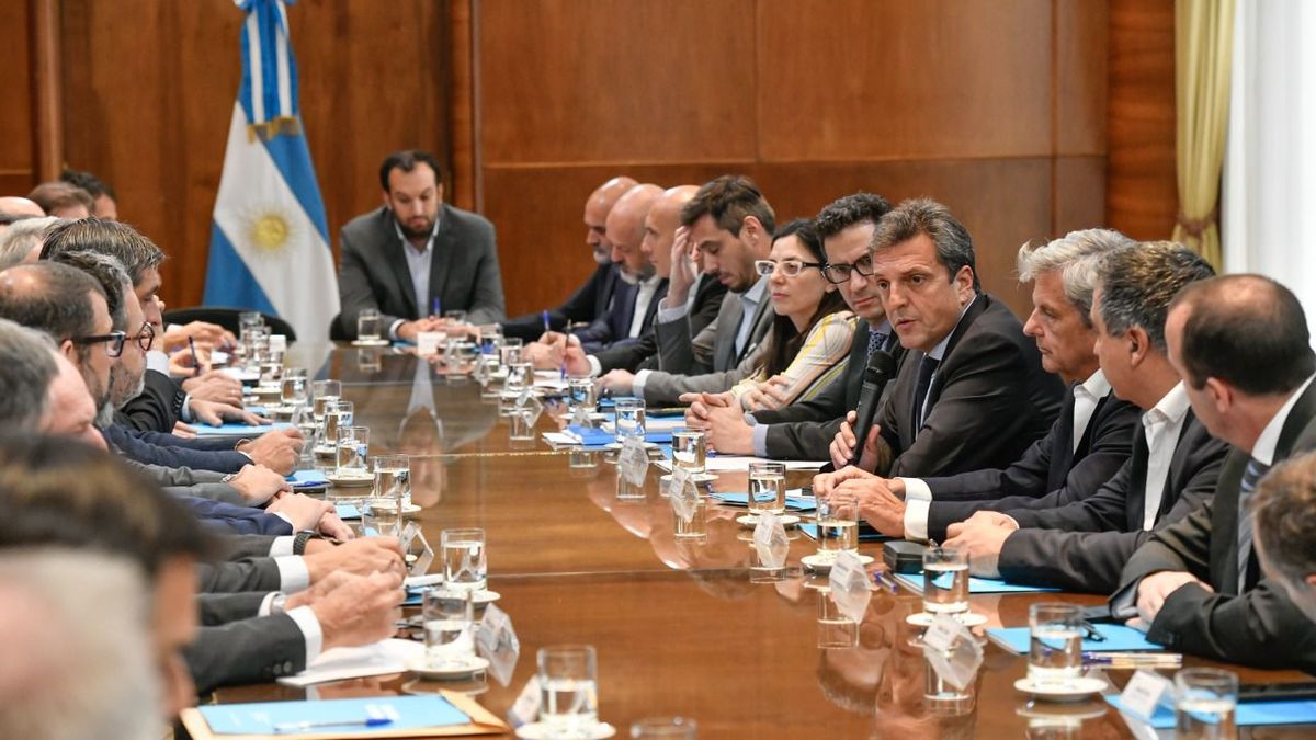 Economía: Empresas y supermercados evaluaron los avances de Precios Justos