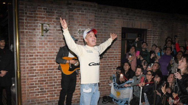 Robbie Williams y un show improvisado en las calles de Buenos Aires.
