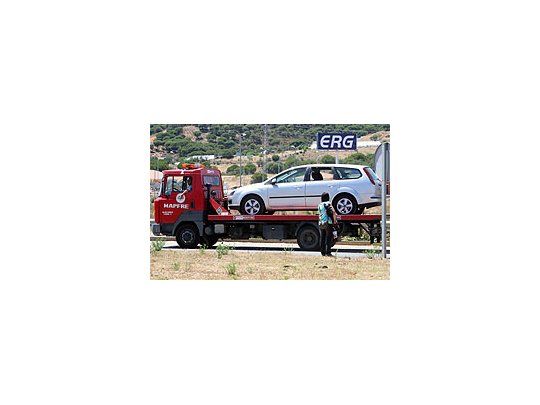El auto hallado el jueves cargado de explosivos, abandonado por un comando de ETA.