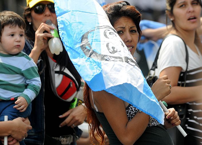 En la Plaza de los Dos Congresos se congregaron miles de manifestantes.