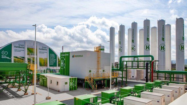 El hidrógeno verde sigue siendo clave para descarbonizar la industria pesada, pero en España su despliegue será más gradual de lo que se imaginó.
