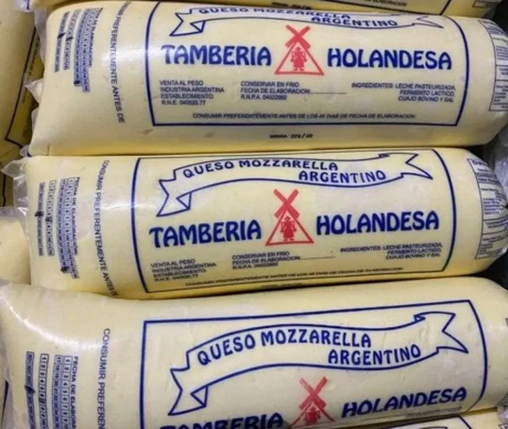 El queso mozzarella observado es de la marca holandesa. El queso mozzarella observado es de la marca holandesa.