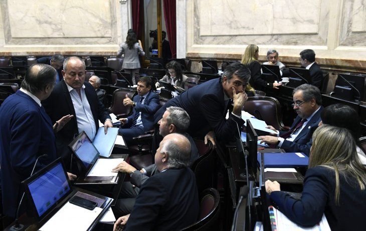 senado le dio media sancion al financiamiento de partidos politicos (bloqueo aportes sindicales)