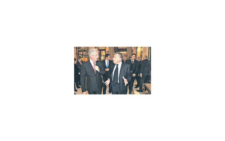 ámbito.com | El candidato a la presidencia de Uruguay Tabaré  Vázquez ingresa junto con el empresario Eduardo Eurnekian a la cumbre del CICyP, la cada vez más influyente agrupación  empresarial.