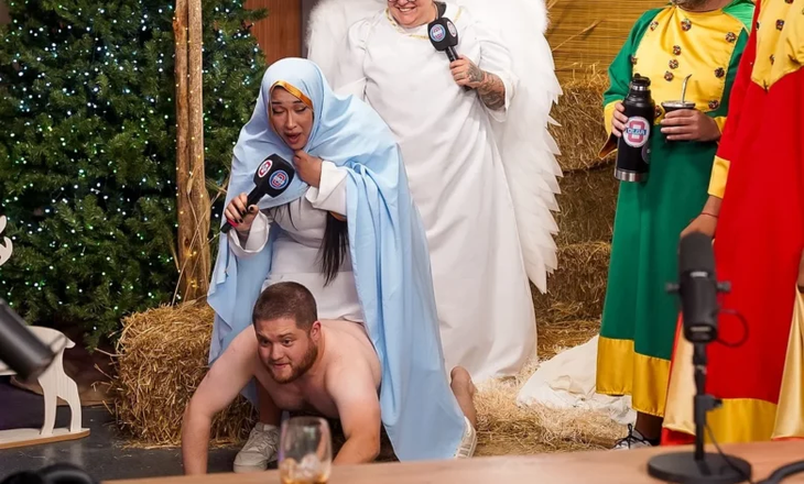La parodia generó una fuerte indignación en redes sociales y canales de televisión.