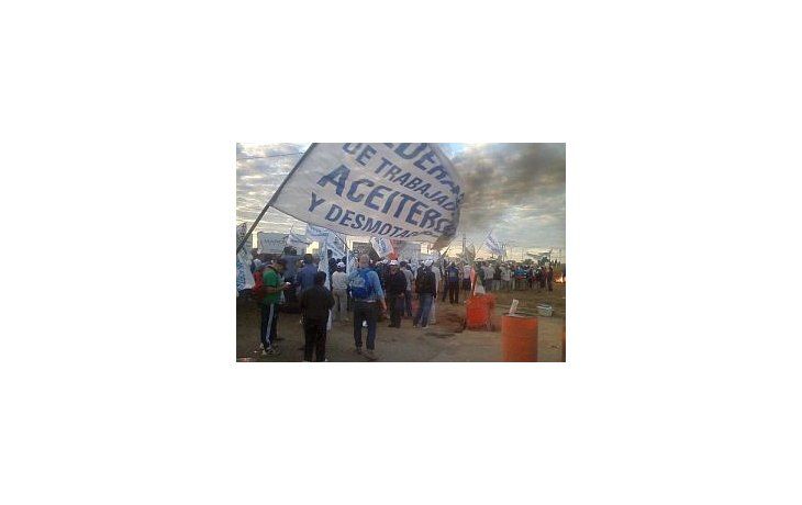 El sindicato de aceiteros reclama un 25% de aumento salarial.