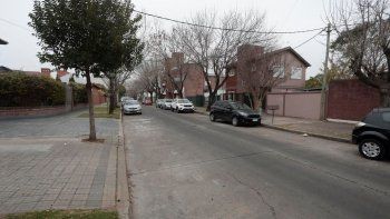 Una mujer se despertó y tenía a su alrededor siete delincuentes encapuchados