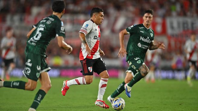 River superó sin problemas a Sarmiento en el Monumental