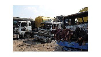 Insurgentes aliados a Al Qaeda destruyeron vehículos con provisiones para las tropas de EEUU en Afganistán