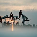 Trump autorizó temporalmente la compra de petróleo ruso varado en el mar. Trump autorizó temporalmente la compra de petróleo ruso varado en el mar.