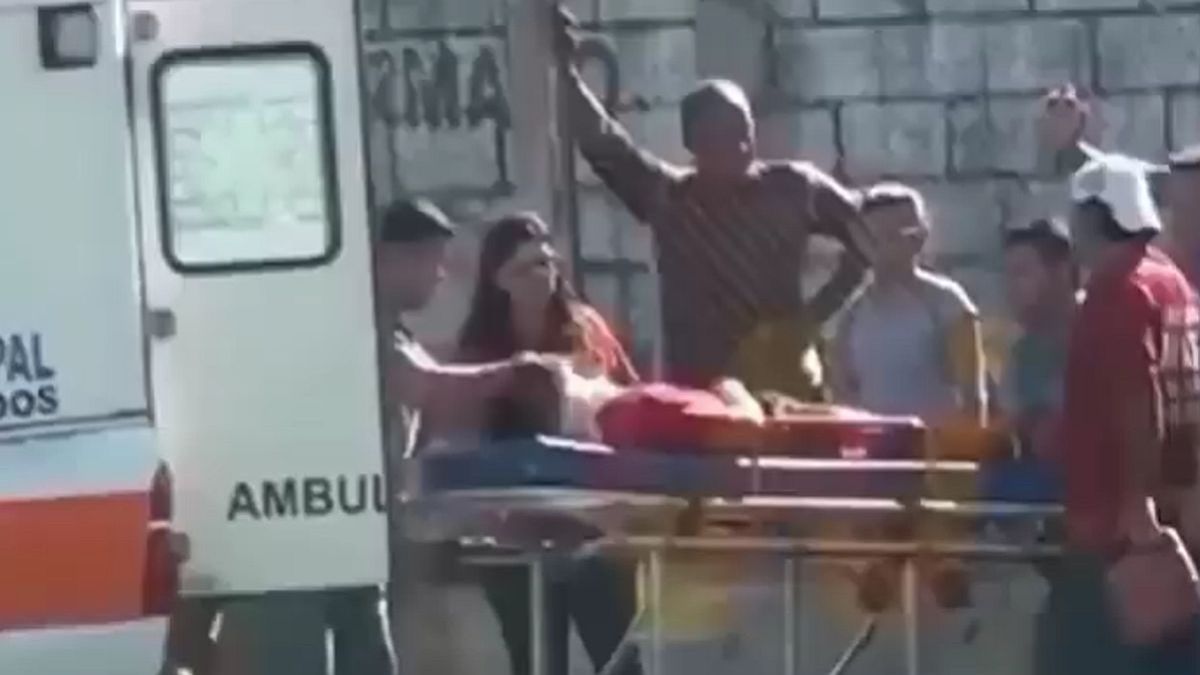 Shock in football: player died after hitting a wall on the field