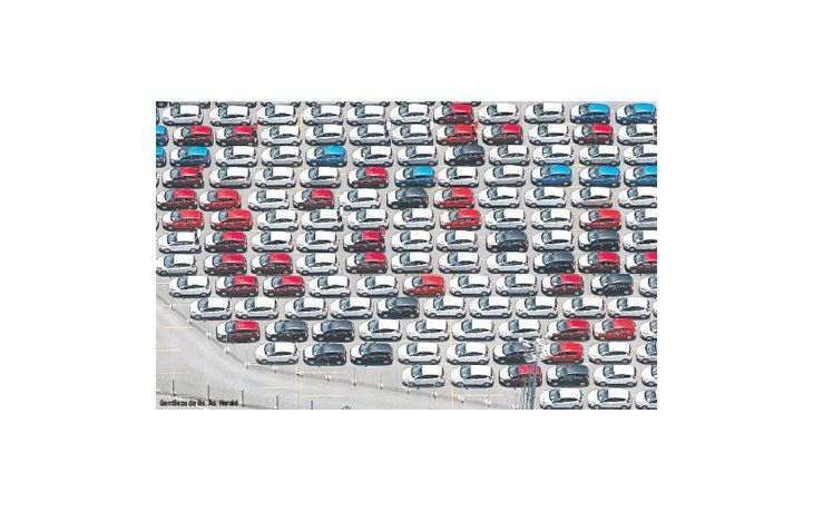 ámbito.com | La industria automotriz es una de las más perjudicadas por la crisis en Brasil y el sector aguardaba, antes de la devaluación, su peor año desde 1999. Ahora esperan revertir los despidos de empleados.La industria automotriz es una de las más perjudica