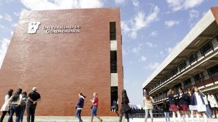 Estudió en la UdeG, su padre no entendía la pasión artística y terminó triunfando en el mundo: es uno de los mexicanos más importantes en la actualidad