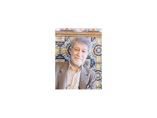 Zoja: “La señalización de un chivo expiatorio es para el paranoico una forma de expulsión de la “sombra”, del mal. Ese ritual primitivo, irracional, reaparece a través de la historia con manifestaciones diversas, siempre atroces”.