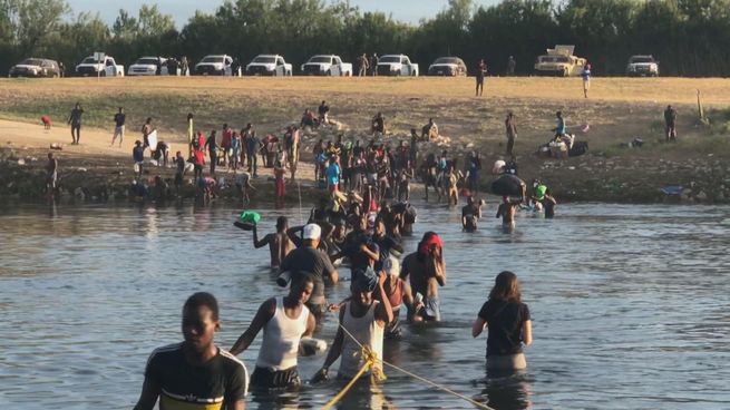 Miles de migrantes haitianos acampan en la frontera entre México y EEUU.