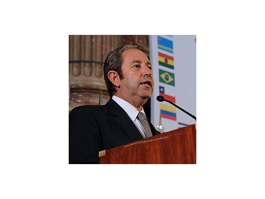 Julio Cobos.
