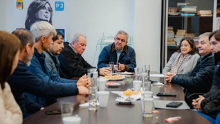 Raúl Jalil y Lucía Corpacci se reunieron con los dirigentes sindicales de los trabajadores de Vialidad Nacional, INTA e INTI.  