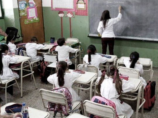 Docentes salteños acordaron una suba salarial del 93% anual