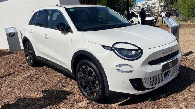 El nuevo Fiat 600 presentado en el predio de Stellantis