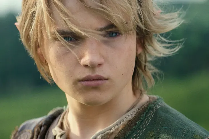 Benjamin Evan Ainsworth como Link. Benjamin Evan Ainsworth como Link.