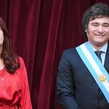 Cristina Kirchner y Javier Milei durante el traspaso del mando en 2023. Ambos se eligen como rivales.
