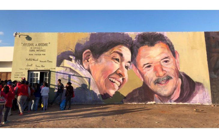 Mural y emoción en el primer aniversario