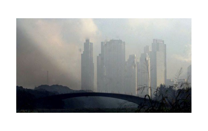 Por la niebla, hubo demoras en accesos, puertos y Aeroparque
