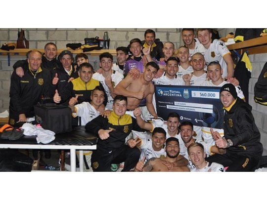 Olimpo no se derrumbó y acertó desde los 12 pases (Foto: Twitter oficial del equipo bahiense).