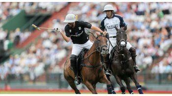 Ellerstina tuvo una remontada memorable en el final, pero fue La Dolfina quien tuvo más aplomo en el suplementario (Foto: @asocdepolo).
