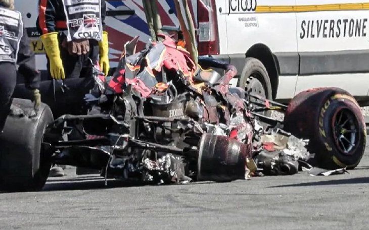 Red Bull confirmó que el auto de Verstappen no sirve más tras el choque que le provocó Hamilton