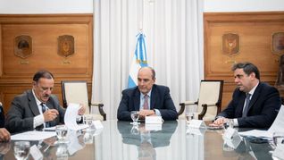 Ricardo Quintela firmó el traspaso de obra pública a La Rioja junto a Guillermo Francos.