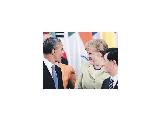 Obama, Merkel y Hu Jintao ayer en Los Cabos. El presidente de EE.UU. tuvo encuentros fuera de las delibera-ciones del G-20 para interiorizarse sobre la marcha de la crisis europea y las acciones desplegadas.