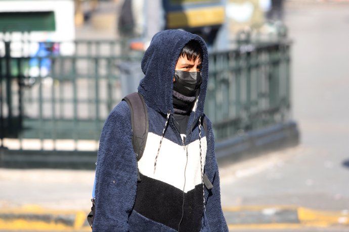 Este fenómeno se enmarca dentro de lo que se conoce como “ola de frío polar”, que ocurre cuando una masa de aire extremadamente fría proveniente de las regiones polares desciende hasta latitudes más templadas.